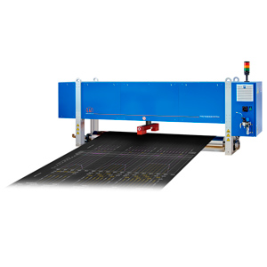 Dickenmessung in Kalanderanlagen Mess- und Inspektionssysteme für Kunststoff & Folie